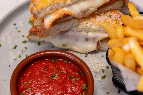 Born_&_Bred_Scottsdale_May_Chicken_Parmesan_Sandwich_53